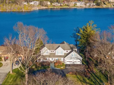 7660 Phelan Dr, Independence, MI 48346