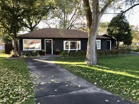 2832 Harrison Ave, Rochester Hills, MI 48307