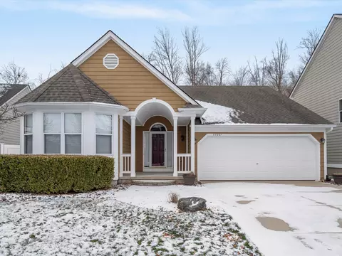 57221 River Oaks Dr, New Haven, MI 48048