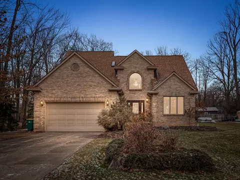 23301 Elmgrove St, Farmington Hills, MI 48336