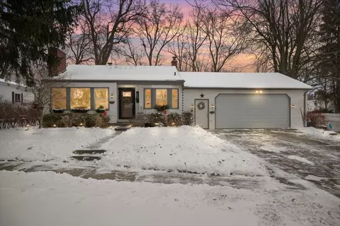 365 S Ascot Ave, Waterford, MI 48328