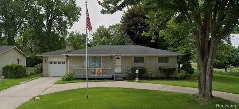 24110 Darwin St, Macomb, MI 48042