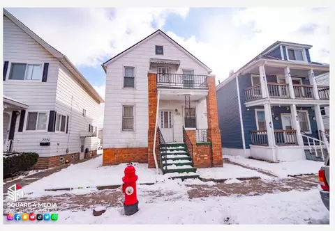 2942 Jacob St, Hamtramck, MI 48212