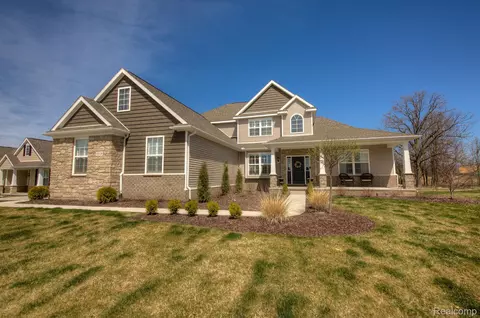 691 Birkdale Dr, Howell, MI 48843