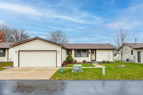 38584 Deer Creek Blvd #36, Westland, MI 48185