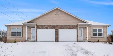 3010 Wyndham Dr, Flushing, MI 48433