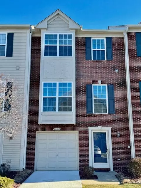 36108 Dominion Cir, Sterling Heights, MI 48310