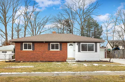 1346 Boyd St, Troy, MI 48083