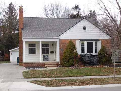 10074 Lasalle Blvd, Huntington Woods, MI 48070