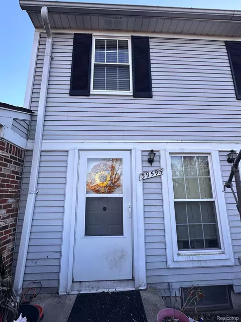 3993 Heatherheath Dr #5, Clinton, MI 48038
