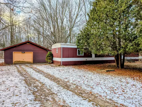 6669 Welch Rd, Hume, MI 48467