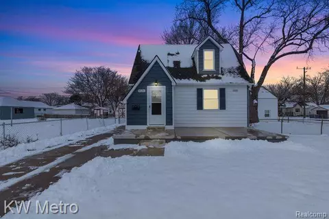 8135 Republic Ave, Warren, MI 48089