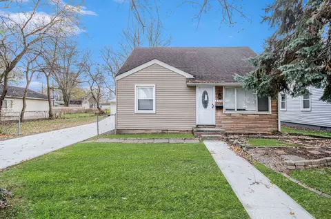 8315 Cornell St, Taylor, MI 48180