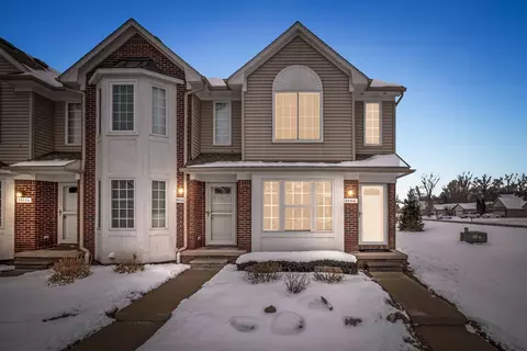 35016 Windsor Dr, New Baltimore, MI 48047