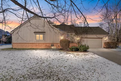 37779 Siena Dr, Farmington Hills, MI 48331