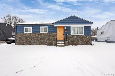3323 Toepfer Rd, Warren, MI 48091