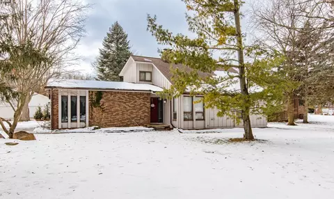 8188 Fairfield Cir, Springfield, MI 48346