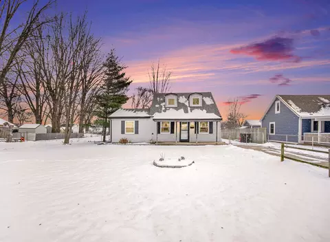 29240 Harding St, Roseville, MI 48066
