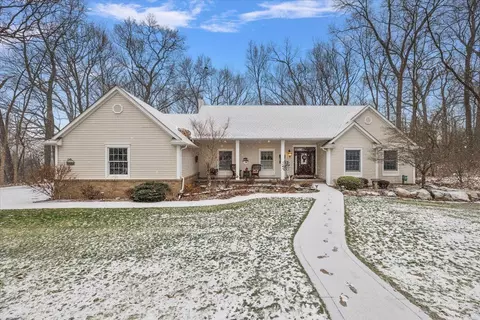 62250 Silver Lake Rd, Lyon, MI 48178