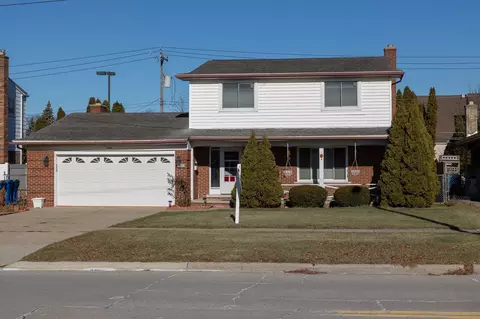 3803 Common Rd, Warren, MI 48092