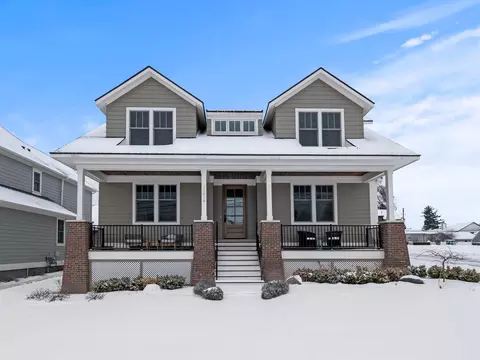 1214 N Pine St, Rochester Hills, MI 48307