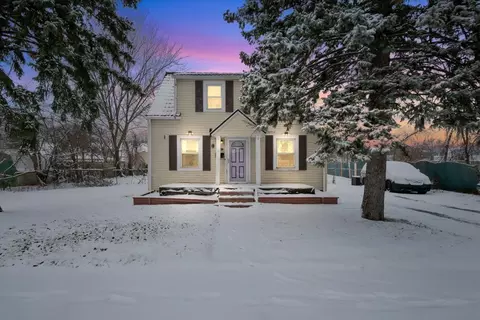 7051 Inkster Rd, Garden City, MI 48135