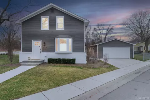 3448 Main St, East China, MI 48054