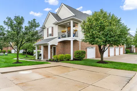 2936 Ottonwood Dr #C, Waterford, MI 48328