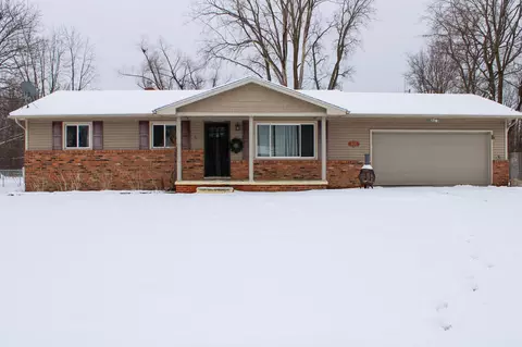 5016 Old Franklin Rd, Grand Blanc, MI 48439