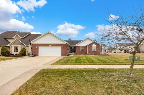 23226 Waterview Dr, Huron, MI 48164