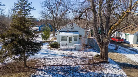 217 Marion Ave, Waterford, MI 48328