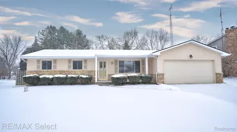 5056 Sturbridge Crt Ct, Grand Blanc, MI 48439