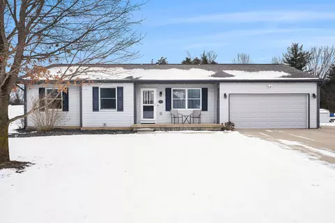 8131 Fox Hollow Rd, Goodrich, MI 48438