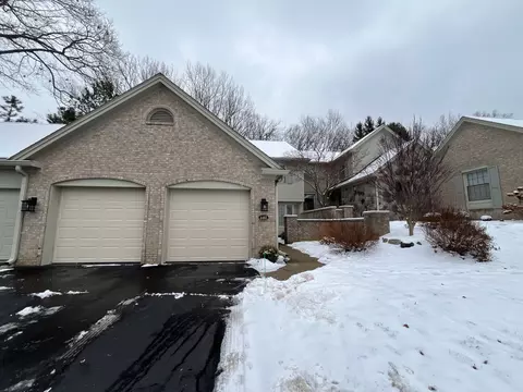 4465 Golf View Dr, Genoa, MI 48116