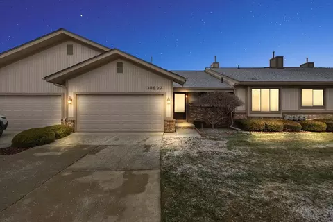 38837 Windmill Pointe S, Clinton Township, MI 48038