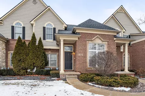 45449 N Stonewood Rd, Canton, MI 48187