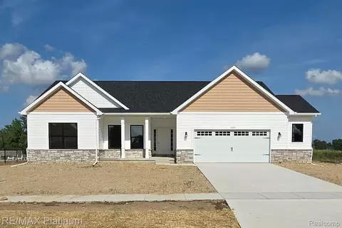 13233 Westwinds Dr, Fenton, MI 48451