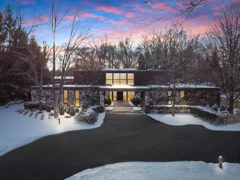 26575 Willowgreen Dr, Franklin, MI 48025
