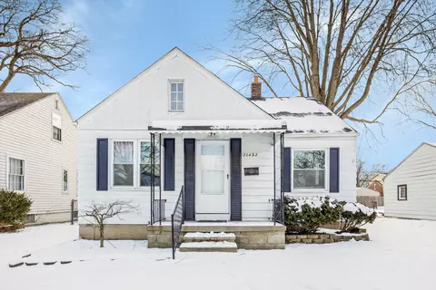 20492 Washtenaw St, Harper Woods, MI 48225