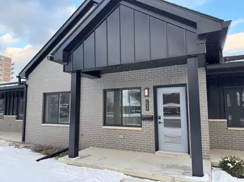 2539 Biddle Ave, Wyandotte, MI 48192