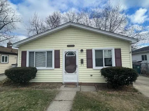 23328 Davey Ave, Hazel Park, MI 48030