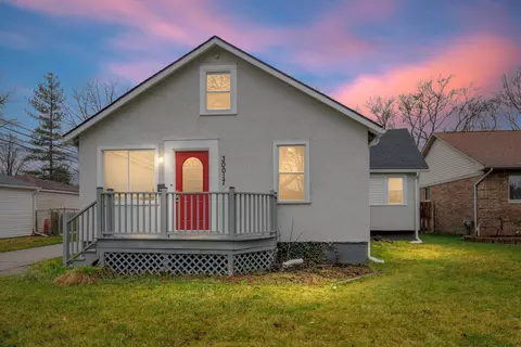 30017 5th St, Saint Clair Shores, MI 48082
