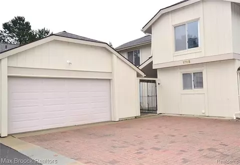 1765 Golf Ridge Dr, Bloomfield Township, MI 48302