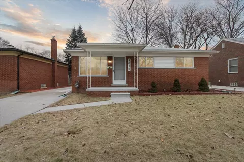 9612 Berwyn, Redford, MI 48239