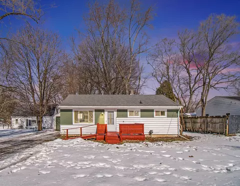 1516 Mary Ave, Lansing, MI 48910