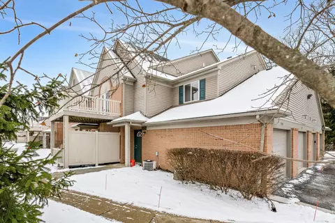 359 Marigold Cir, Westland, MI 48185