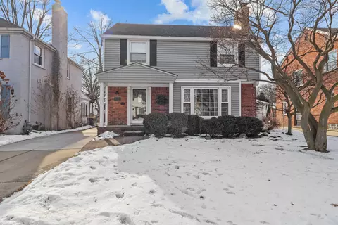 1741 Allard Ave, Grosse Pointe Woods, MI 48236