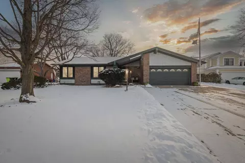 39933 Jason, Novi, MI 48375