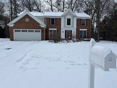 3350 Park Forest Dr, West Bloomfield, MI 48324