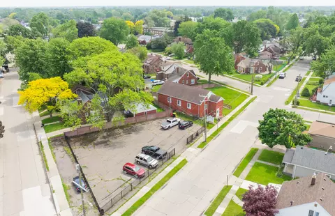 22308 Linwood Ave, Eastpointe, MI 48021